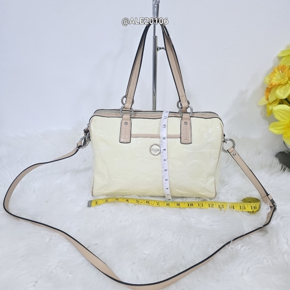 Coach Signature Embossed Patent Leather F25189 Elegant Cream Handbag Crossbody - Picture 4 of 17